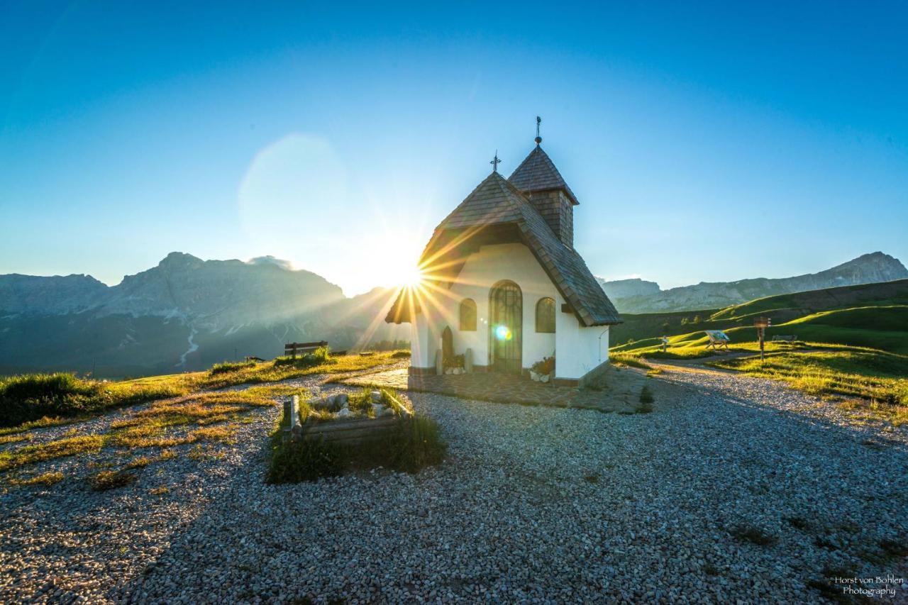 Rifugio Alpino Pralongia Villa Corvara In Badia Exterior photo